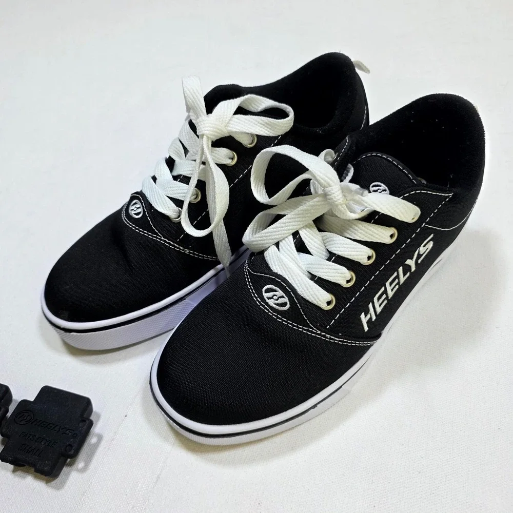 Heelys Pro 20 Wheeled Skate Shoes Youth 5 Black White HES10393H Sneakers Roller
